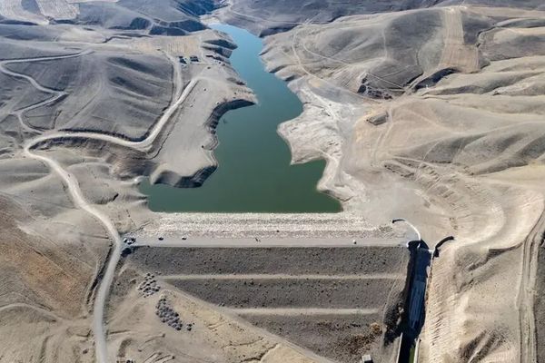 مقام وزارت راه و شهرسازی: بحران آب شوخیبردار نیست