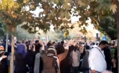 ادامه اعتراض‌ها علیه حکومت در ایران در روز پنج‌شنبه با وجود قطع گسترده اینترنت