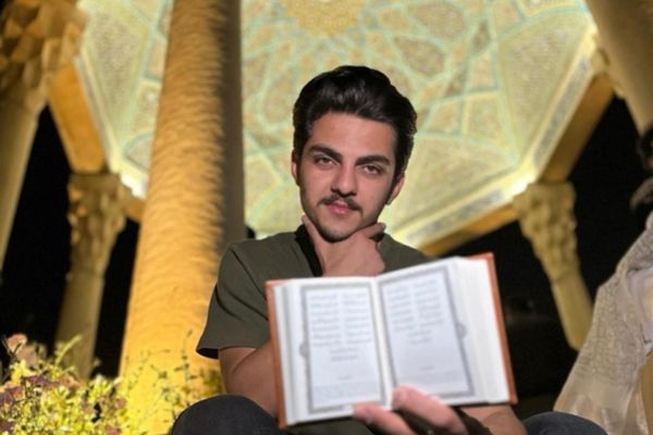 مهدی جعفری پس از تیراندازی زنده بود، ماموران حکومت مانع انتقال او به بیمارستان شدند