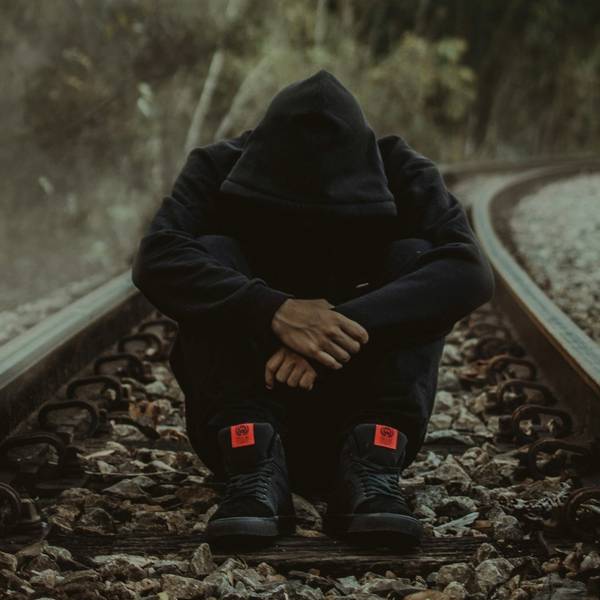 برهوت فرصت و وفور حسرت؛ گرایش جوانان ایرانی به سلبریتیها از چه حکایت میکند؟