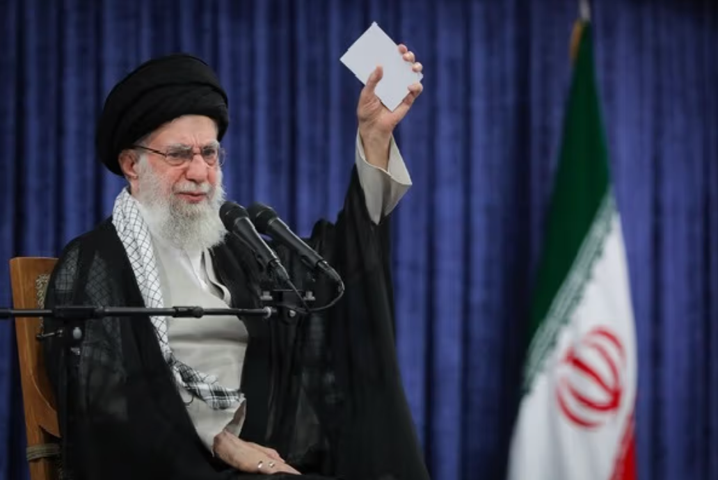 خامنئي يرفض اقتراح أميركا الأخير بشأن الاتفاق النووي ويؤكد استمرار تخصيب اليورانيوم