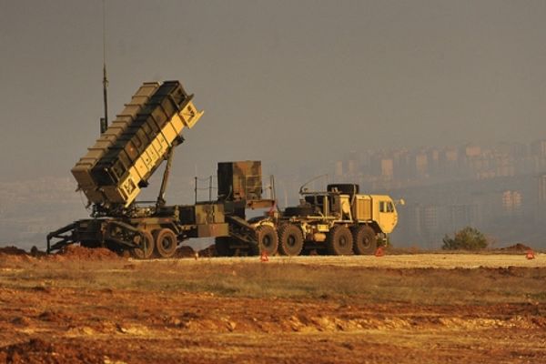 أميركا تنشر صواريخ باتريوت على منصات متحركة بقاعدة العديد في قطر بعد تصاعد التوتر مع إيران