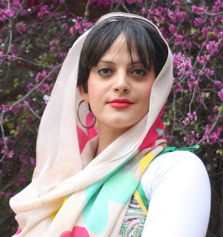 یکتا فهندژ سعدی، شهروند بهائی