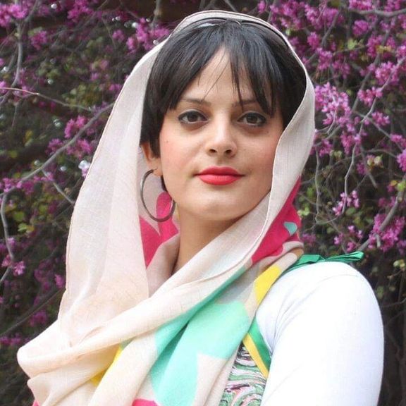 یکتا فهندژ سعدی، شهروند بهائی