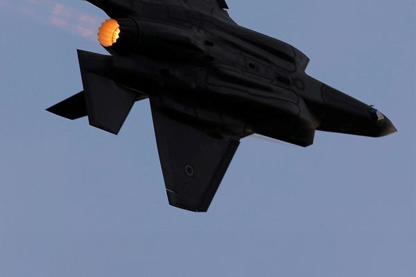 صحيفة "مكور ريشون": مهمة إسرائيل ضد إيران لم تنتهِ بعد