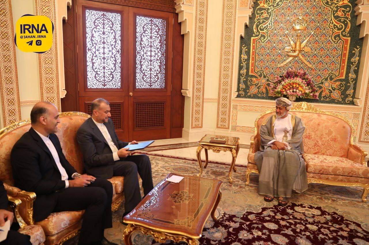 Iranian Foreign Minister Hossein Amir-Abdollahian (center) during a meeting with Sultan of Oman Haitham bin Tariq Al Said in Muscat on December 28, 2022 