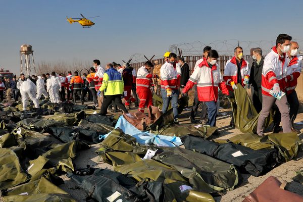 أهالي ضحايا الطائرة الأوكرانية يطالبون بمحاكمة قادة ومرتكبي "مجزرة نوفمبر 2019" في إيران