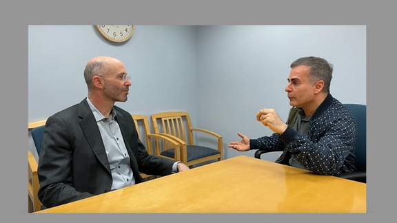 رابرت مالی و بهمن قبادی درباره وضعیت مردم ایران و اقلیتها گفتوگو کردند