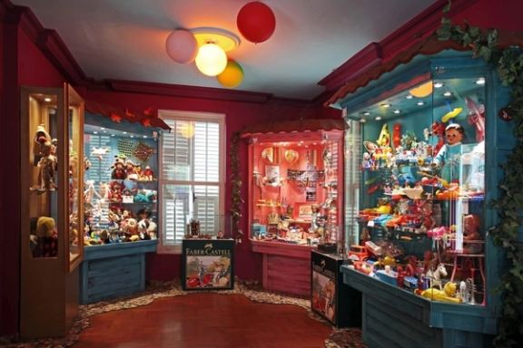 مدیر موزه اسباببازی تهران: به ما گفتند دلیل پلمب موزه «گزارش نامحسوس از بیحجابی» است