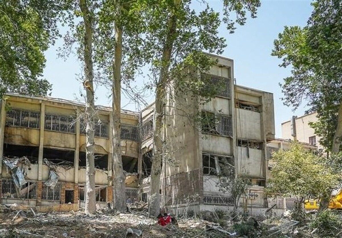 بیش از ۱۲۰۰ نفر فراخوان فرهنگیان برای حمایت از زندانیان سیاسی را امضا کردند