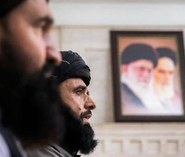 تصاعد التوتر بين إيران وطالبان.. وتهديدات بترحيل طالبي اللجوء وسحب السفارة