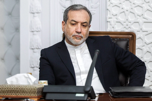 عراقجي ردا على غروسي: لا أعلم هل يشعر بالقلق من العودة للحرب مع إيران أم يهدد بها