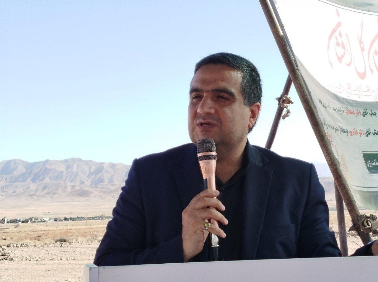 برلماني إيراني: تأخير البنك المركزي في توفير العُملة لاستيراد الأدوية ينذر بكارثة