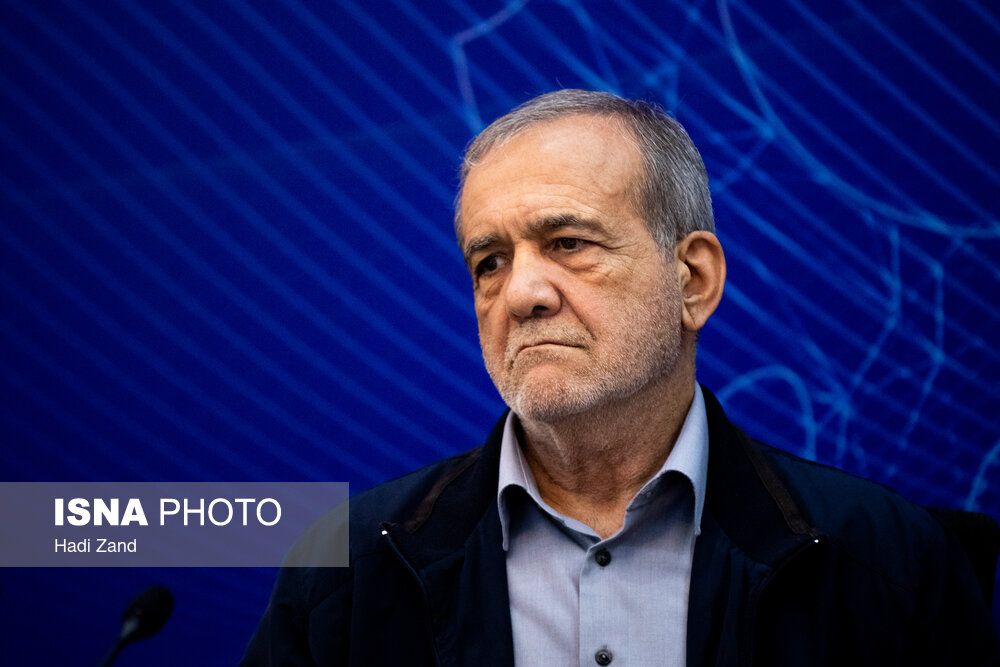 الرئيس الإيراني ينتقد تدشين المشاريع الحكومية دون توفر ميزانية