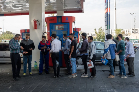 بحران تامین سوخت، پیگیری تغییر قیمت و سهمیه بنزین را به میز دولت بازگرداند