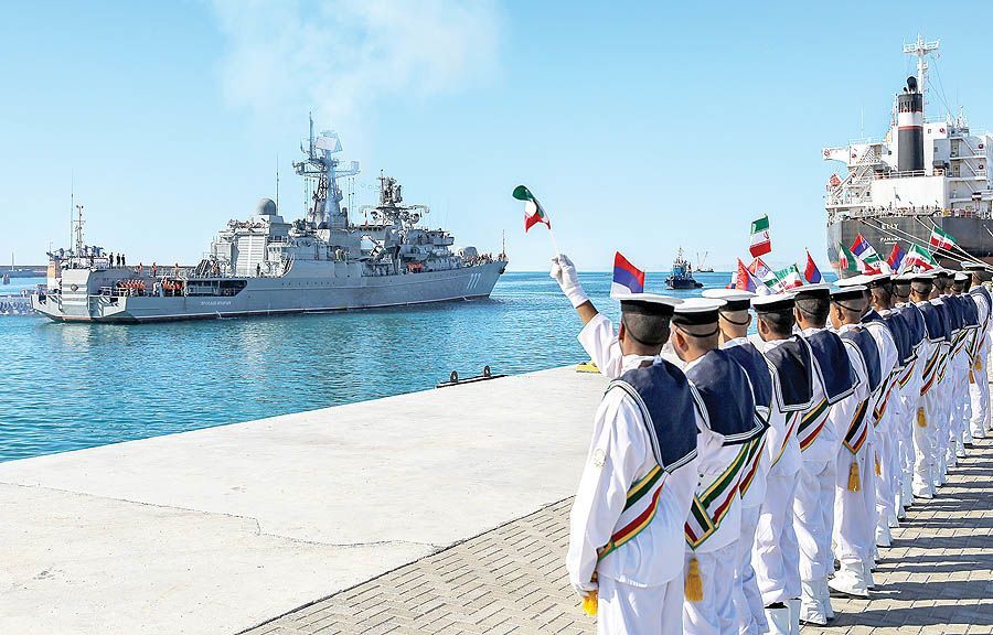 مناورات عسكرية مشتركة بين إيران وروسيا والصين في خليج عمان