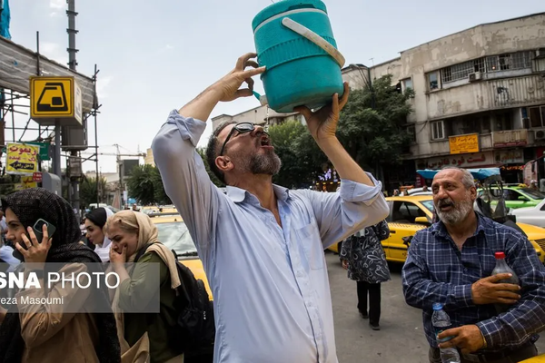 تمديد إغلاق المؤسسات التعليمية والمصرفية والحكومية في نصف محافظات إيران اليوم وغدا