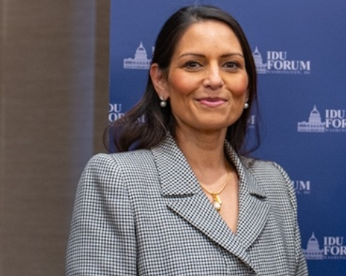 وزيرة بريطانية سابقة: احتجاجات إيران "لحظة بالغة الخطورة في الشرق الأوسط"