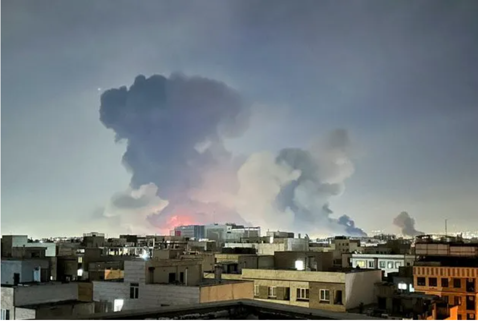 تجدّد القصف.. استهداف قاعدة جوية في طهران ومناطق في بوشهر وبندر عباس