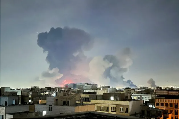 تجدّد القصف.. استهداف قاعدة جوية في طهران ومناطق في بوشهر وبندر عباس