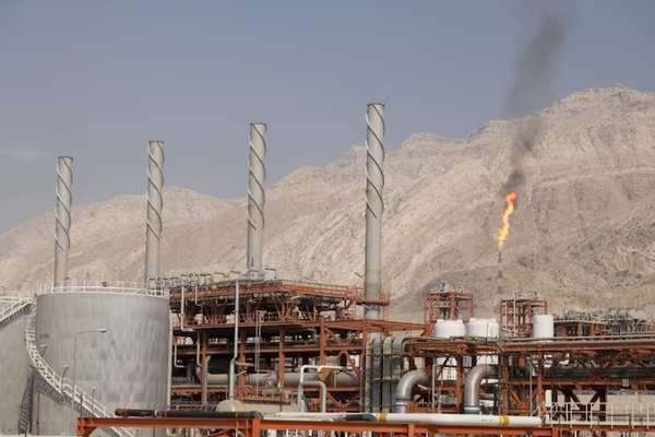 US Congressman Slams Biden Over Iranian Oil Revenue Surge