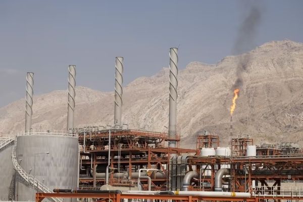 US Congressman Slams Biden Over Iranian Oil Revenue Surge