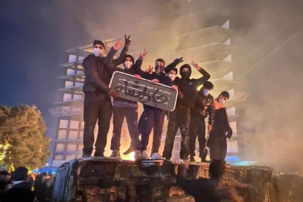 موج تازه بازداشت پزشکان و امدادگران کمکرسان به مجروحان اعتراضات