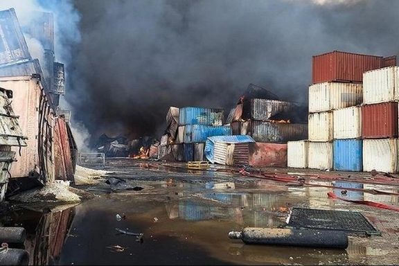 خبرگزاری وابسته به سپاه: تعدادی کانتینر بدون شماره شناسه بعد از انفجار از بندر خارج شد