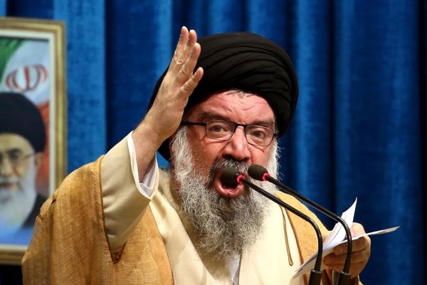 مسؤول إيراني: تهديد خامنئي يُعدّ محاربة.. وحكمه الإعدام