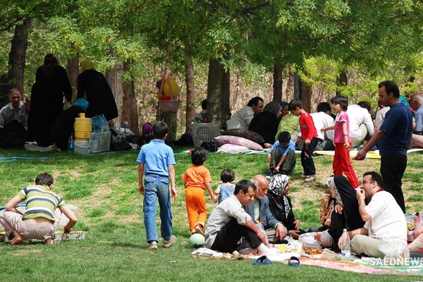 Confusion Erupts As Iran Government Tries To Restrict Spring Picnic