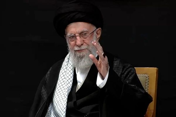 خامنئي: اقتحام السفارة الأميركية كان "عملاً مبرّرًا" جسّد هوية الثورة الإيرانية