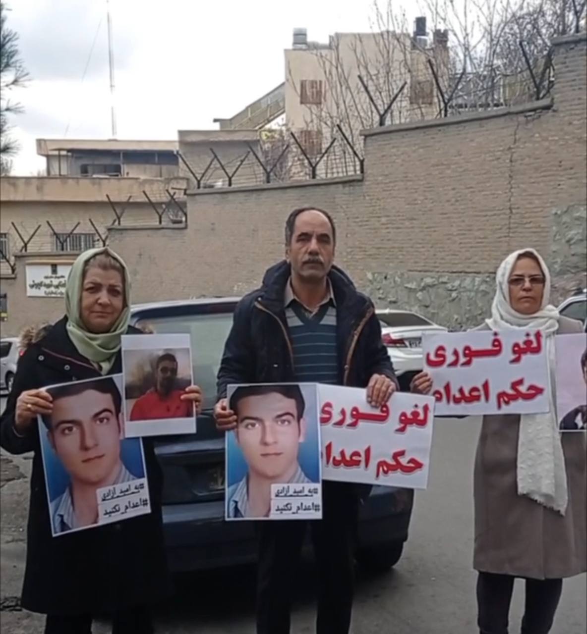 شماری از خانواده‌های زندانیان سیاسی محکوم به اعدام مقابل زندان اوین تجمع کردند