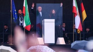 As Trump weighs strikes on Iran, Pahlavi rallies in Munich