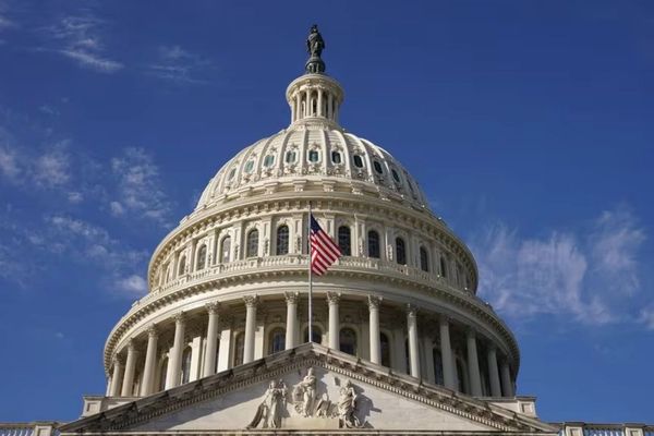 نامه ۱۰ سناتور دموکرات آمریکا به روبیو: اخراج ایرانیان متوقف شود