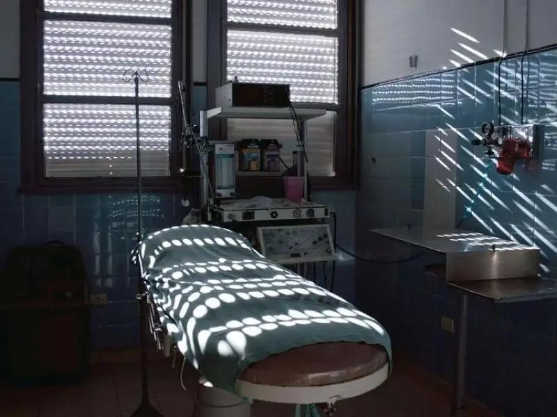 Raisi Administration Criticized for Inconsistent  Abortion Policies 

