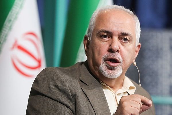 ظريف: من الممكن التوصل لاتفاق يمنع إيران من تصنيع السلاح النووي شرط تخلي واشنطن عن شن حرب