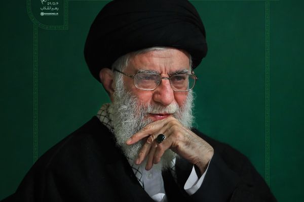 خامنئي في مأزق.. والشعب يتحمل الخسائر