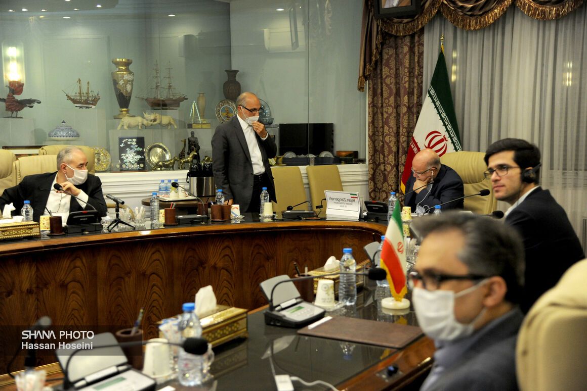Exclusive - IRGC Barring Former Oil Officials From Leaving Iran
