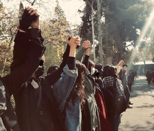 گزارش جمهوری اسلامی درباره خیزش ۱۴۰۱؛ سلب مسئولیت از حاکمیت و تشویق به سرکوب بیشتر 