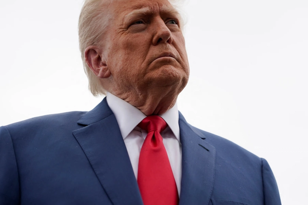 نماینده ویژه ترامپ درباره ایران: ترامپ حامی تغییر رژیم نیست، به راهحل منطقهای باور دارد