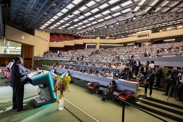 Iran urges Islamic parliaments to back boycott of Israel