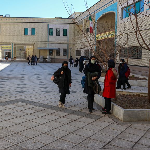 روزنامه اعتماد:خطر طبقاتیشدن آموزش با افت کیفیت مدارس دولتی