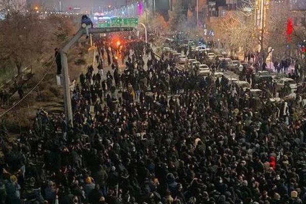 حمایت بازیکنان پیشین تیم ملی والیبال از مردم ایران