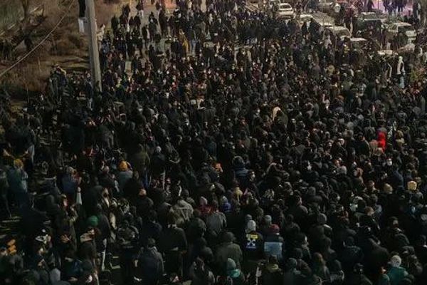 ورزشکاران ایرانی خواستار گفتوگوی مجامع بینالمللی با شاهزاده رضا پهلوی شدند