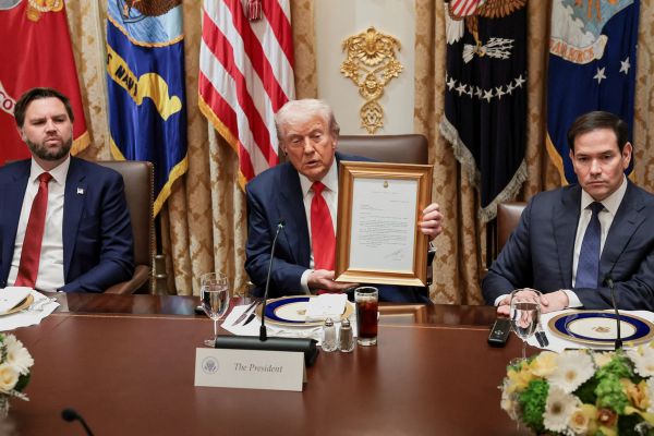 پولیتیکو: روبیو در گفتوگویی خصوصی، ونس را نامزد اصلی جمهوریخواهان معرفی کرد