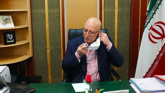 وزیر علوم: هر کس برای پیشرفت ایران اسلامی تلاش کند بسیجی است