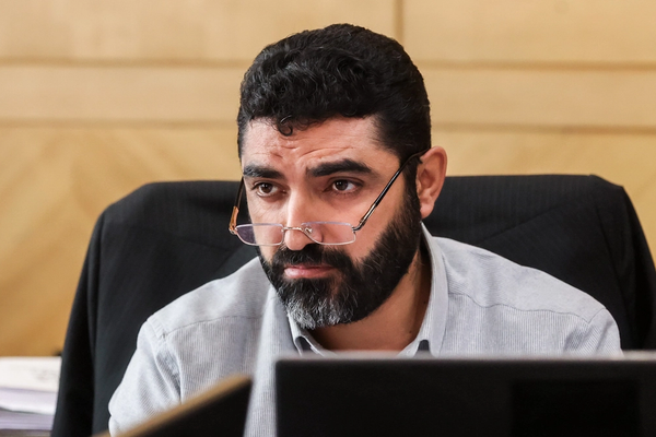 متحدث اللجنة الثقافية في البرلمان الإيراني: مخطط معقد بدأ للترويج للعري وإزالة الحياء