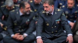 خامنئي يعيّن قادة مجهولين إعلاميًا للجيش الإيراني