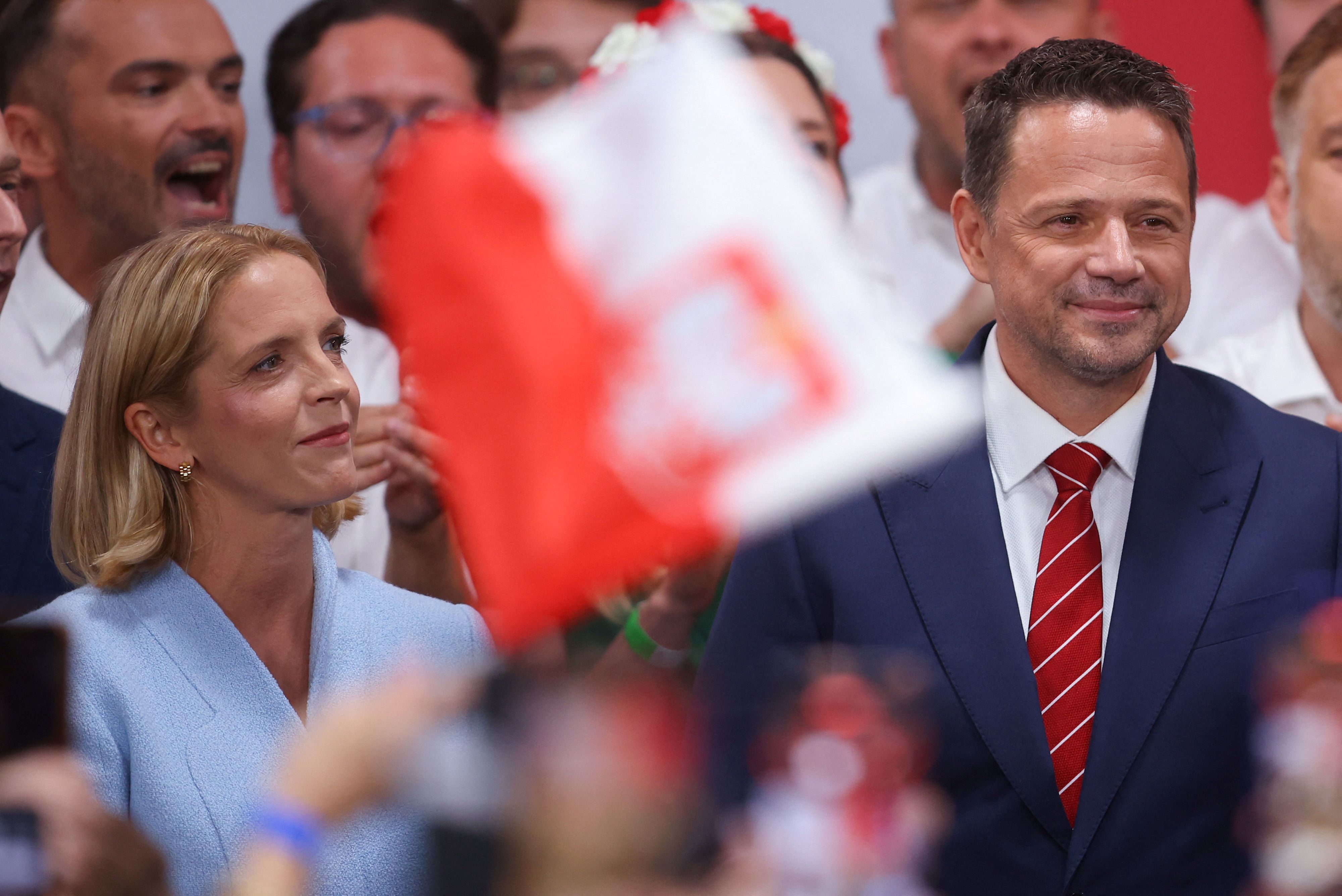 نامزد ملی‌گرا در انتخابات ریاست جمهوری لهستان از نامزد حامی اتحادیه اروپا پیشی گرفت