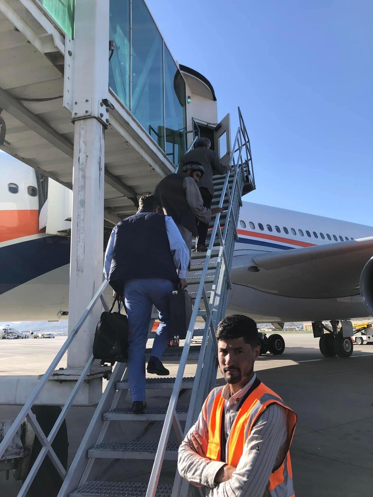 عبدالله عبدالله از افغانستان خارج شد